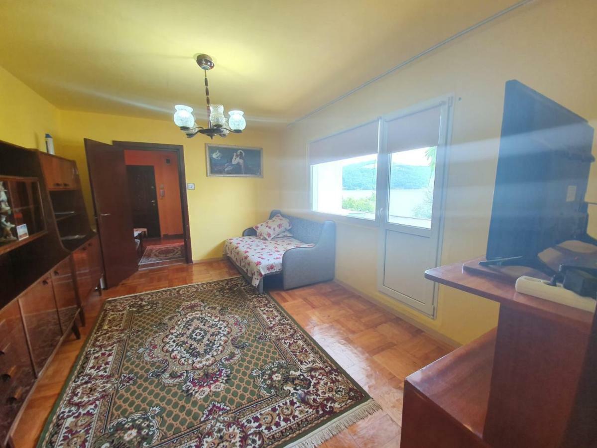 Apartament Denis Apartamento Orşova Exterior foto